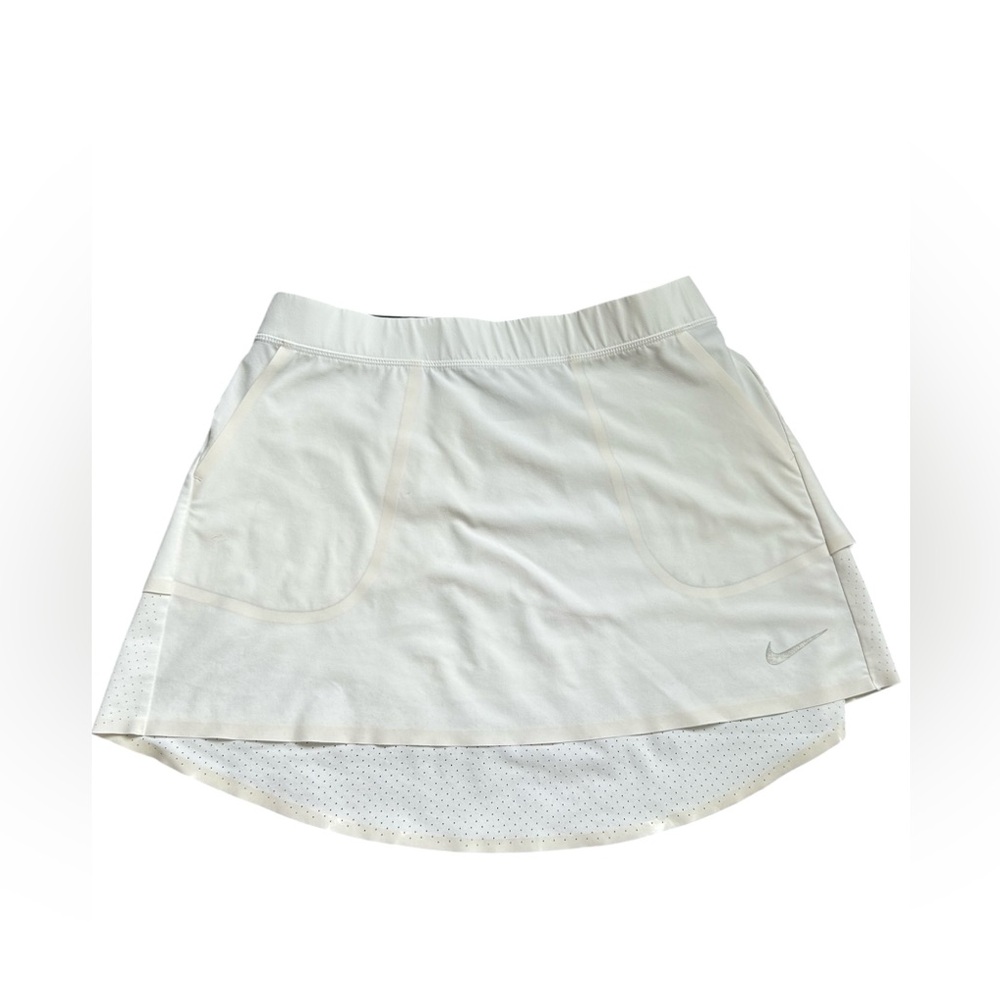 Nike Wome’s White Golf Dri-Fit Skirt and Under Shorts size small - Picture 2 of 13